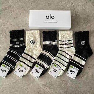 A11- New ALO Yoga Women's Ruffled Textured Half-Crew Socks 5-Pack